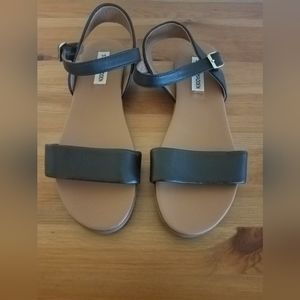 Steve Madden Dina sandals size 7